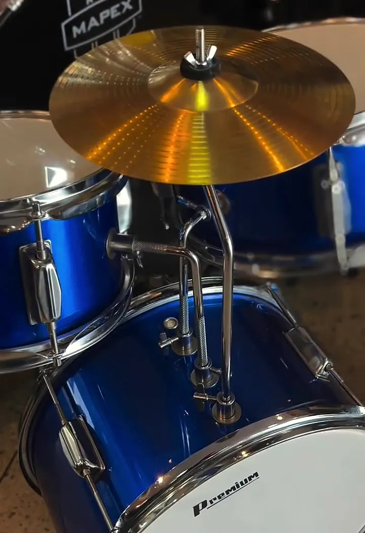 Bateria azul com prato